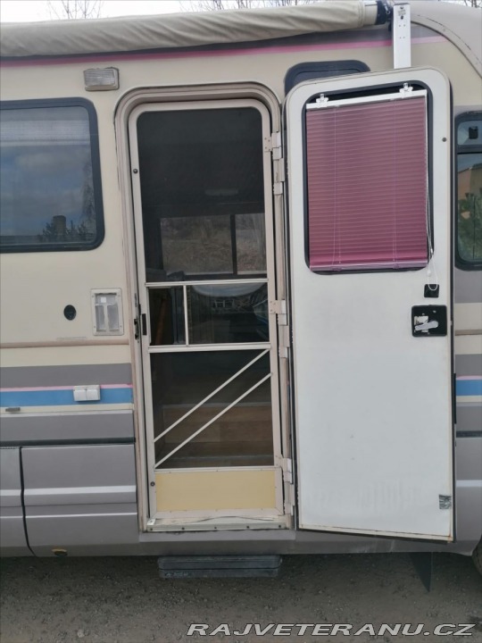 Ford F 7,5 Fleetwood Pace Arow 1990