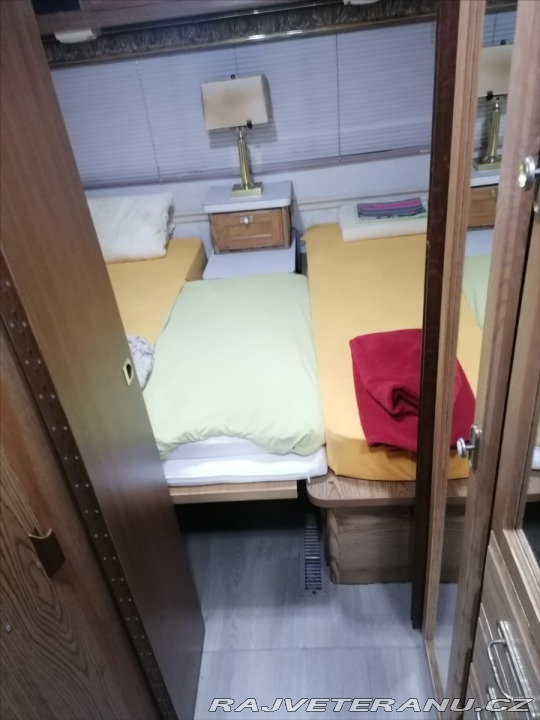 Ford F 7,5 Fleetwood Pace Arow 1990