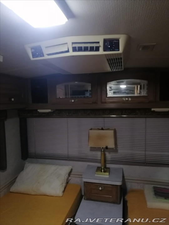 Ford F 7,5 Fleetwood Pace Arow 1990