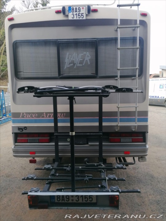 Ford F 7,5 Fleetwood Pace Arow 1990