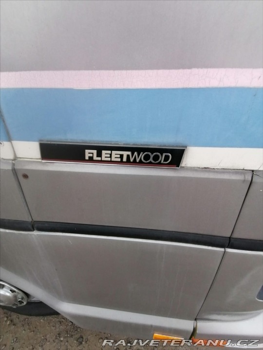 Ford F 7,5 Fleetwood Pace Arow 1990