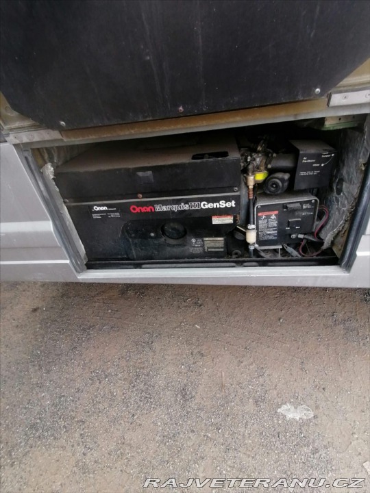 Ford F 7,5 Fleetwood Pace Arow 1990