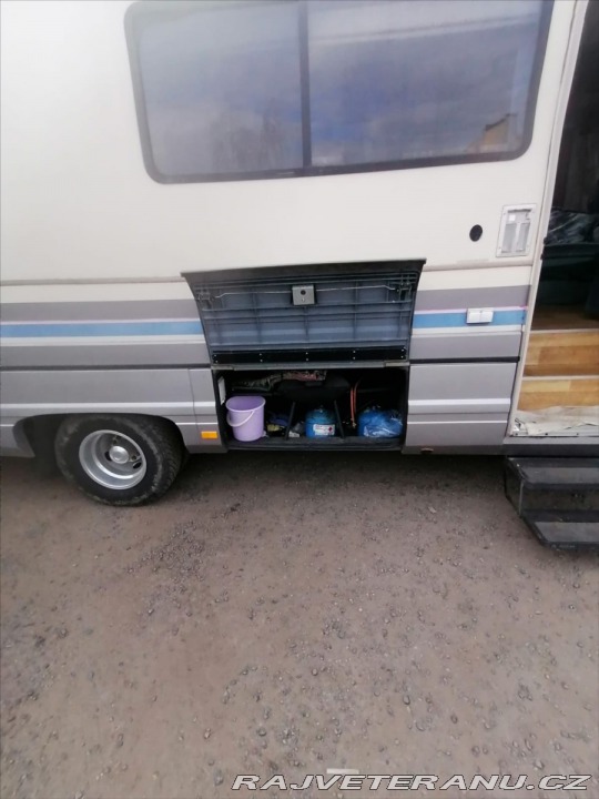 Ford F 7,5 Fleetwood Pace Arow 1990