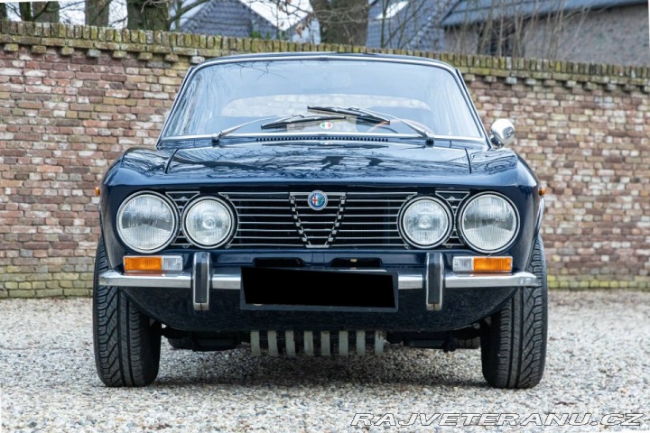 Alfa Romeo GT 1300 GT Junior Bertone 1971