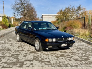 BMW 7 40iL E32