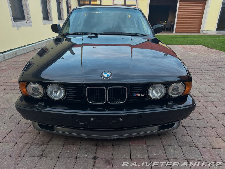 BMW M5 M5 sedan  3.6i  švýcar 1989