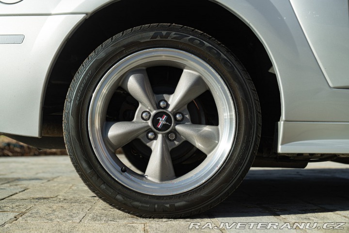 Ford Mustang GT V8 SRS 2002