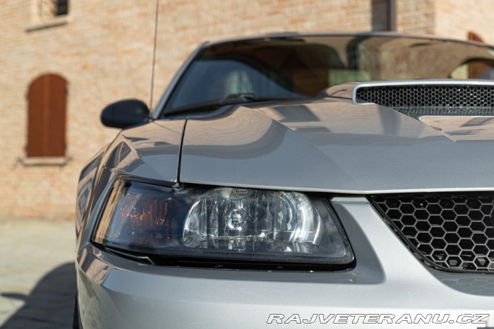 Ford Mustang GT V8 SRS 2002