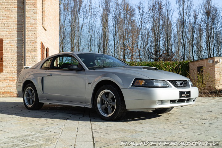 Ford Mustang GT V8 SRS 2002
