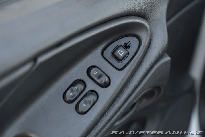 Ford Mustang GT V8 SRS 2002