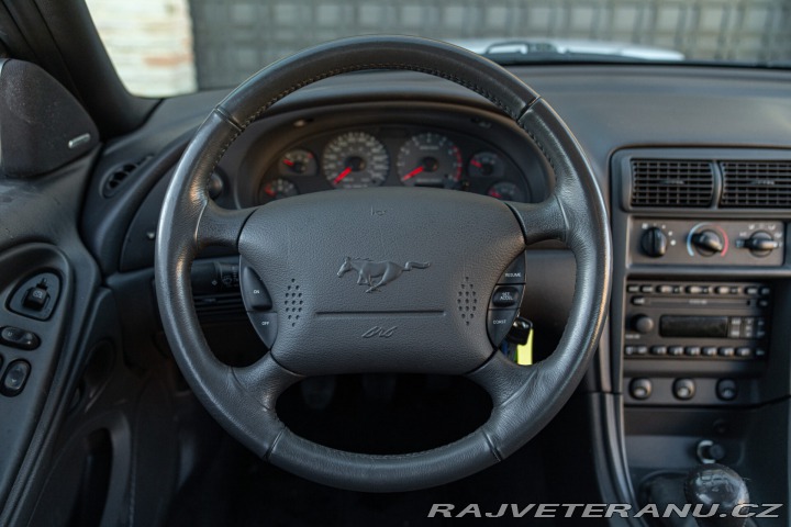 Ford Mustang GT V8 SRS 2002