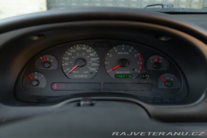 Ford Mustang GT V8 SRS 2002