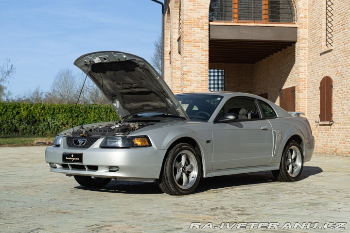Ford Mustang GT V8 SRS 2002