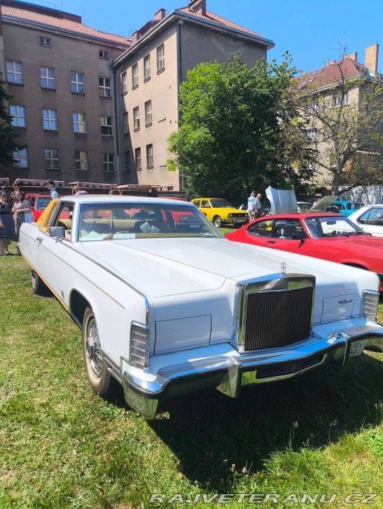 Lincoln Town Car 1977