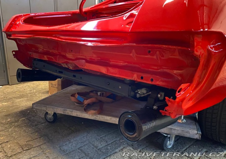 Pontiac LeMans T37 (s přední maskou GTO a Ram Air kapotou) 1971