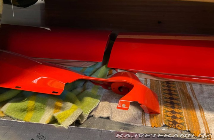 Pontiac LeMans T37 (s přední maskou GTO a Ram Air kapotou) 1971