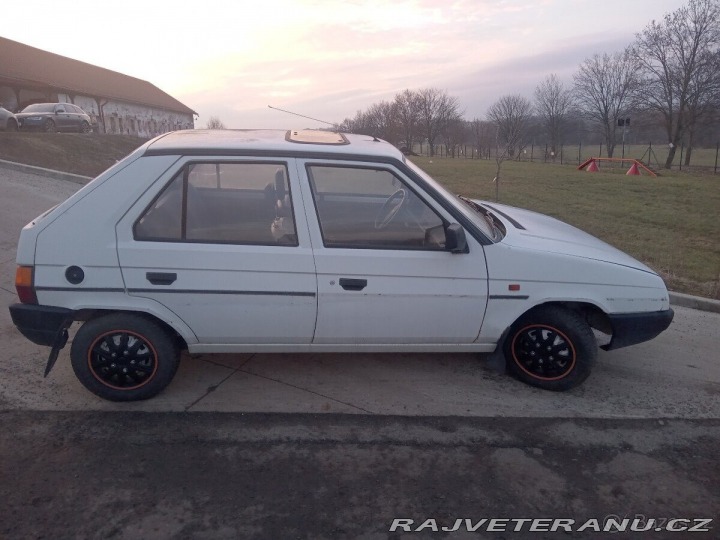 Škoda Favorit Prodám Škoda Favorit r.v. 1988