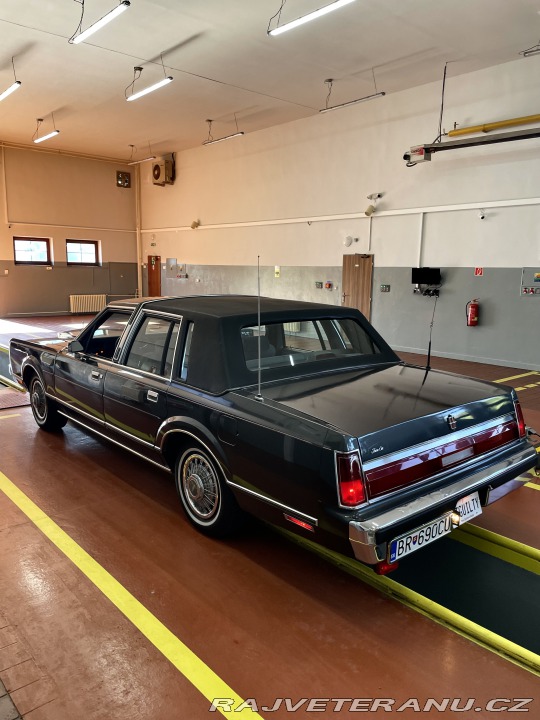 Lincoln Town Car 5.0 V8 1984