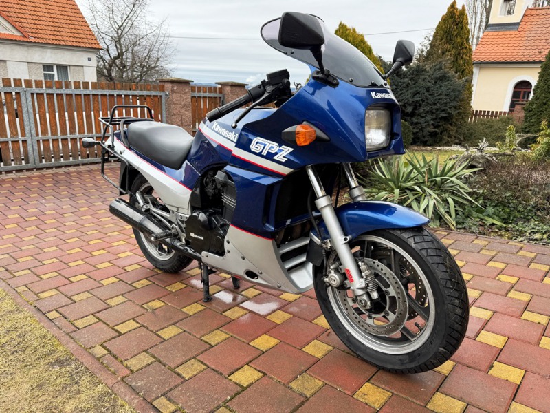 Kawasaki GPZ 900R, 1988