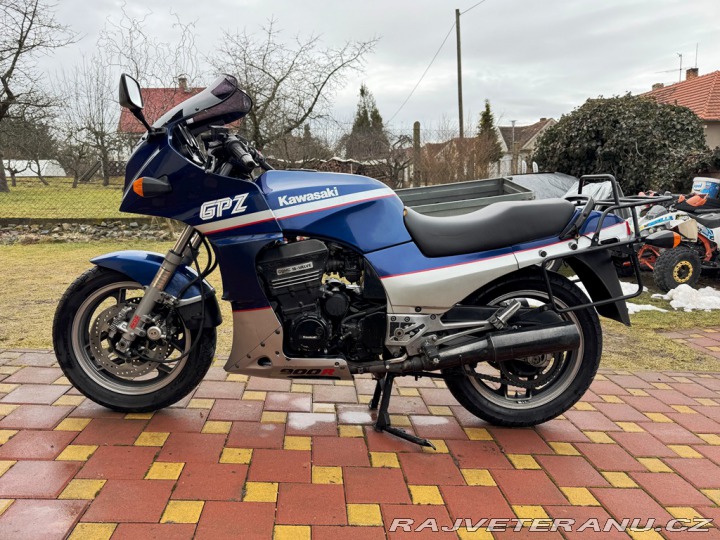 Kawasaki GPZ 900R, 1988 1988