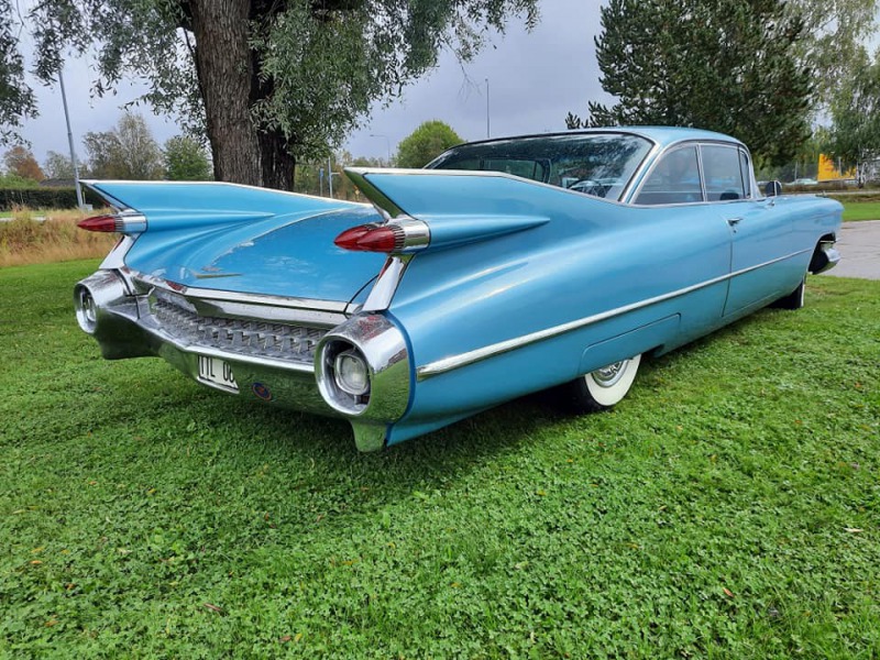 Cadillac DeVille 
