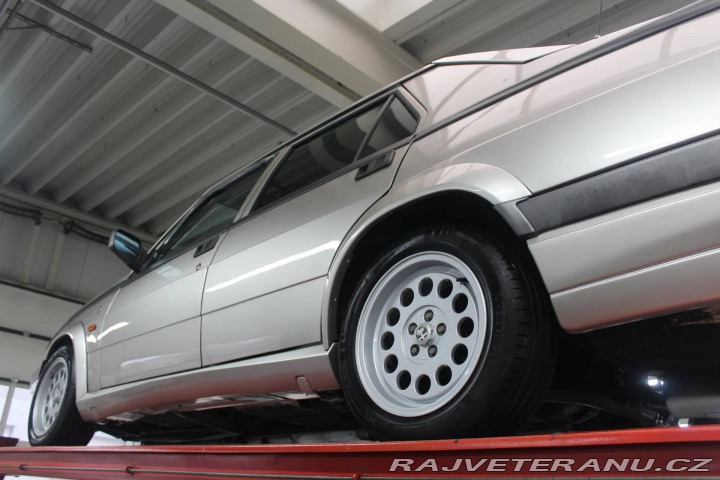 Alfa Romeo 75 2.0 Twin Spark 1988