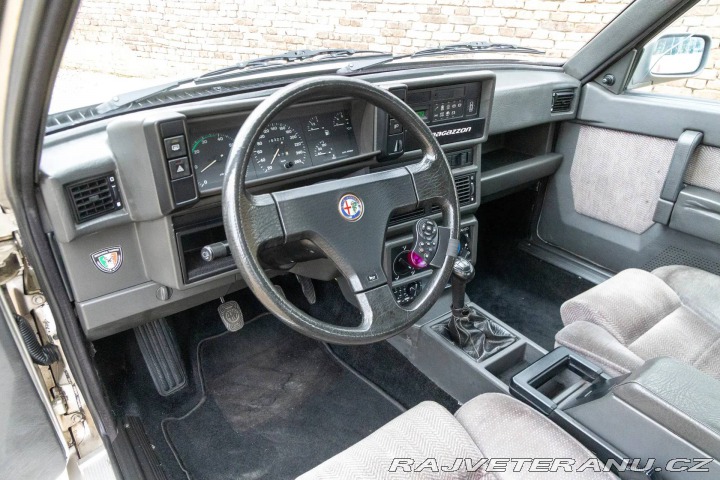 Alfa Romeo 75 2.0 Twin Spark 1988