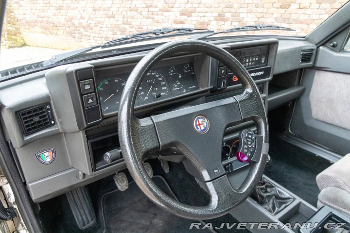 Alfa Romeo 75 2.0 Twin Spark 1988