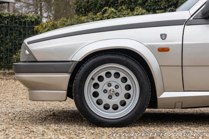 Alfa Romeo 75 2.0 Twin Spark 1988