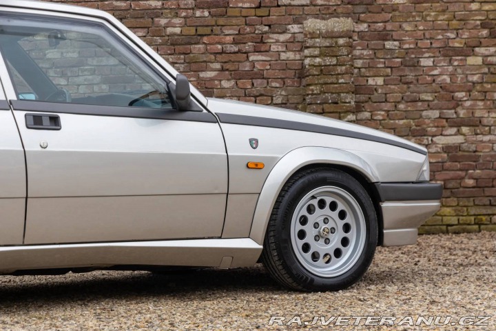 Alfa Romeo 75 2.0 Twin Spark 1988
