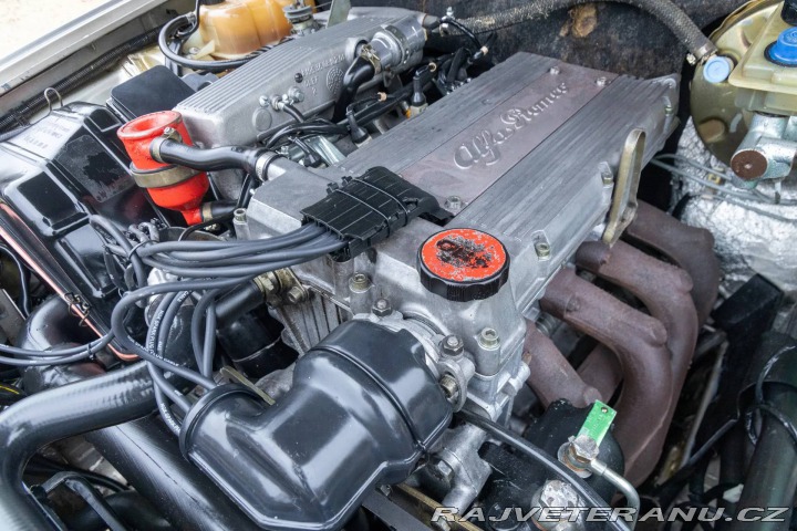 Alfa Romeo 75 2.0 Twin Spark 1988