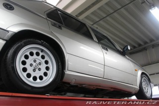 Alfa Romeo 75 2.0 Twin Spark 1988