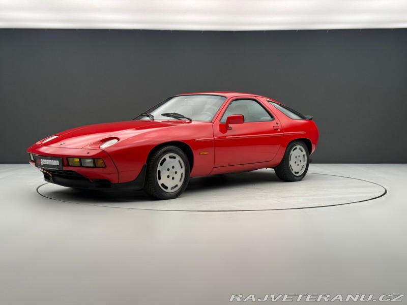 Porsche 928 S Coupe (6)
