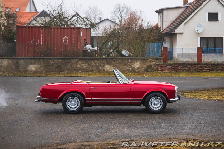Mercedes-Benz 230 SL Pagoda 1966