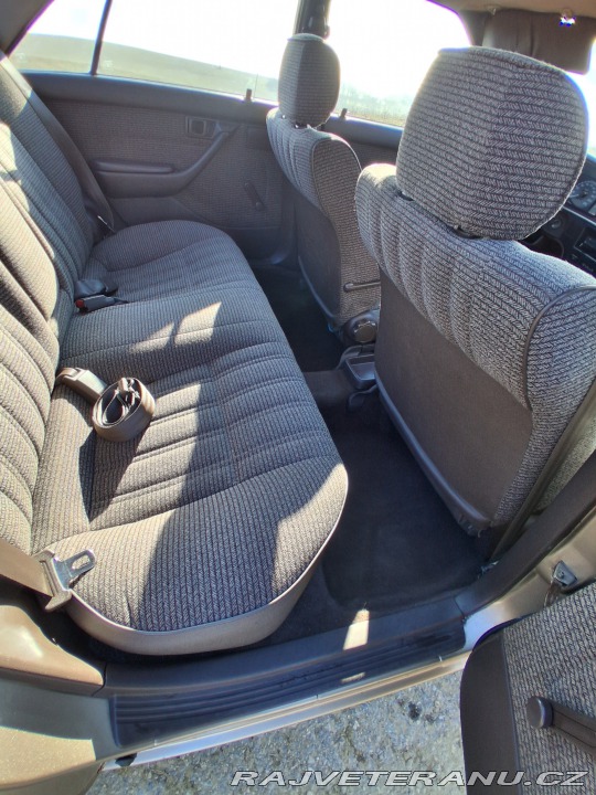 Toyota Carina Lx 1,6 66kw 1989