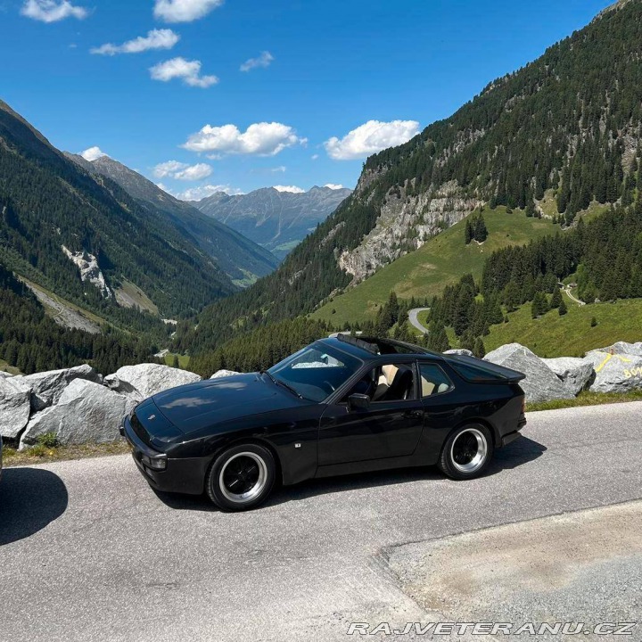 Porsche 944 2.5 Type II 1985