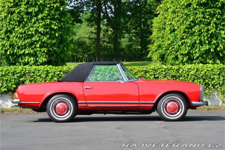 Mercedes-Benz 230 SL Pagoda 1964