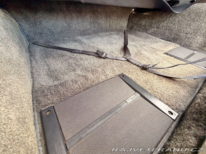 Chevrolet Corvette L98 | Manuál | 23 542 mil 1986