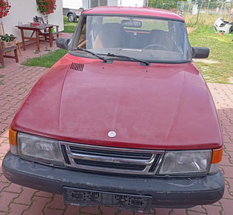 Saab 900 