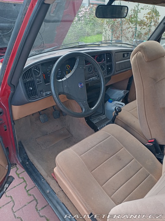 Saab 900  1985