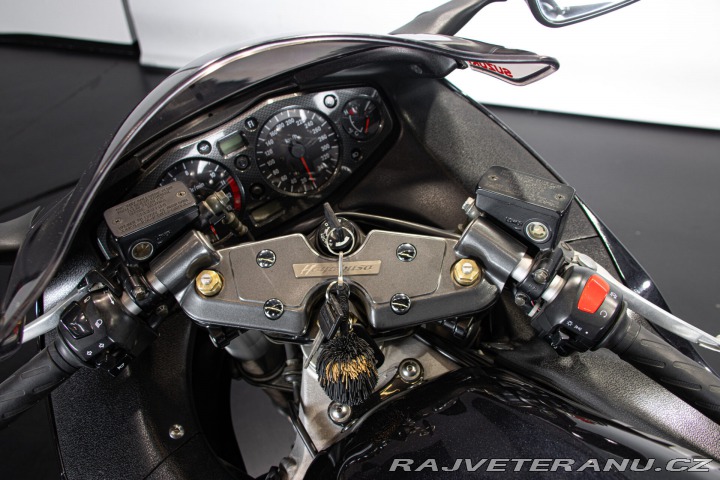 Suzuki GSX HAYABUSA GSX 1300 R 1999