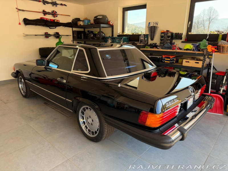 Mercedes-Benz SL 560