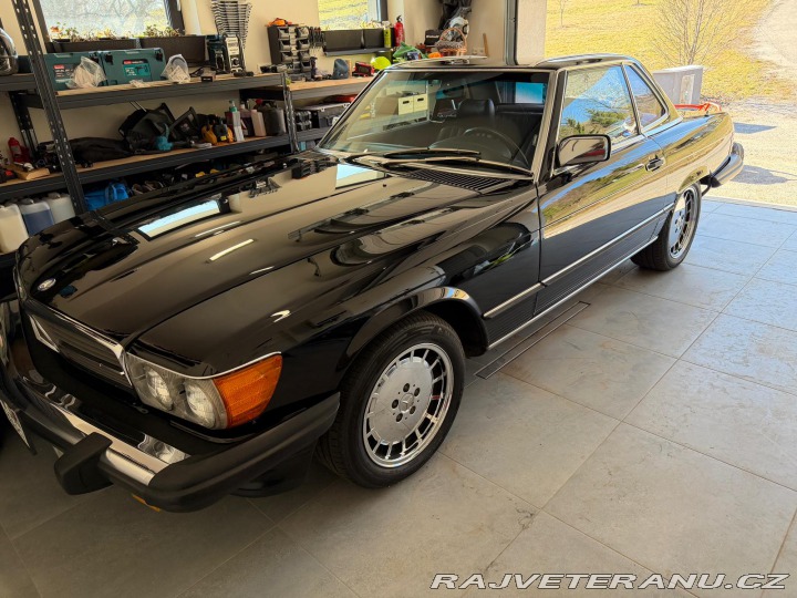 Mercedes-Benz SL 560 1982