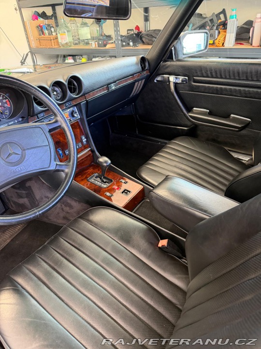 Mercedes-Benz SL 560 1982