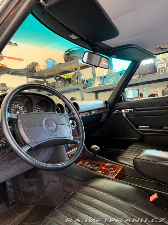 Mercedes-Benz SL 560 1982