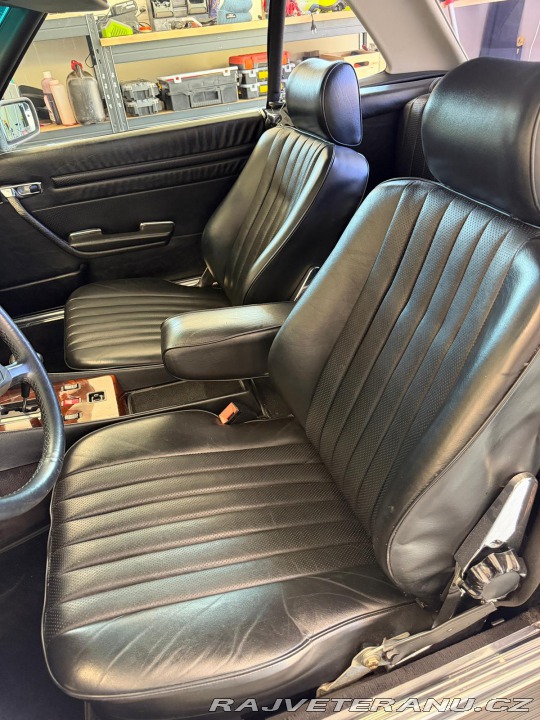 Mercedes-Benz SL 560 1982