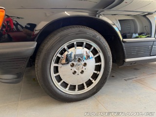 Mercedes-Benz SL 560 1982