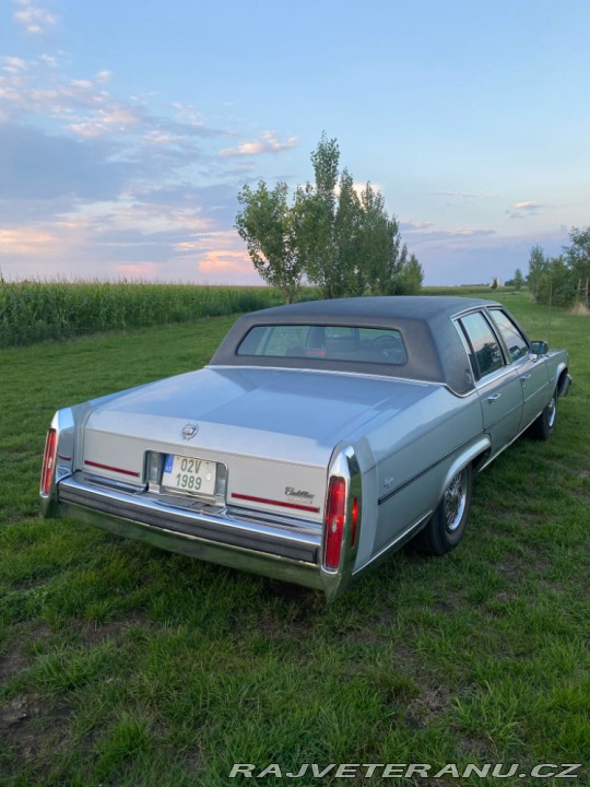 Cadillac Brougham  1989