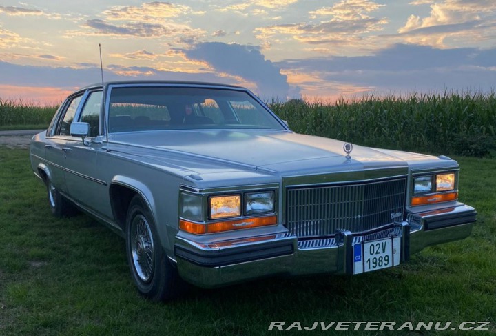 Cadillac Brougham  1989