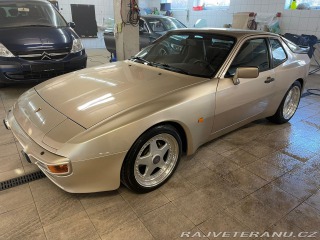 Porsche 944 